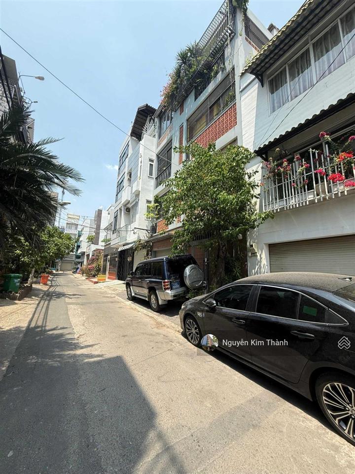 Bán villa 2 mặt tiền đường 3/2 p.12, q.10 (dt8x23) 1 trệt 2 lầu sân thượng