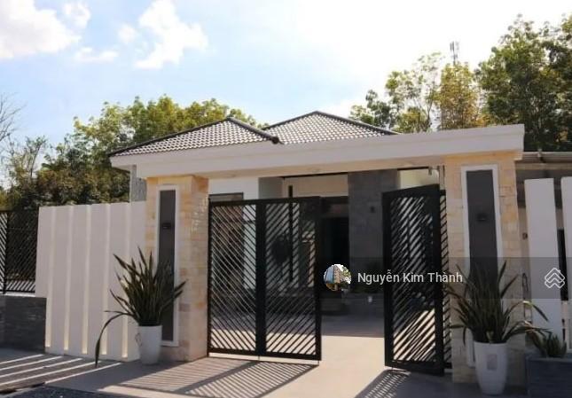 Bán villa 2 mặt tiền đường 3/2 p.12, q.10 (dt8x23) 1 trệt 2 lầu sân thượng