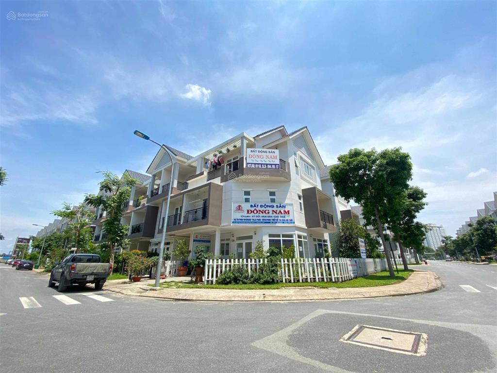 Nhà góc 2 mt park riverside gd2 150m2  1t 2 lầu an ninh 24/7  sổ hồng