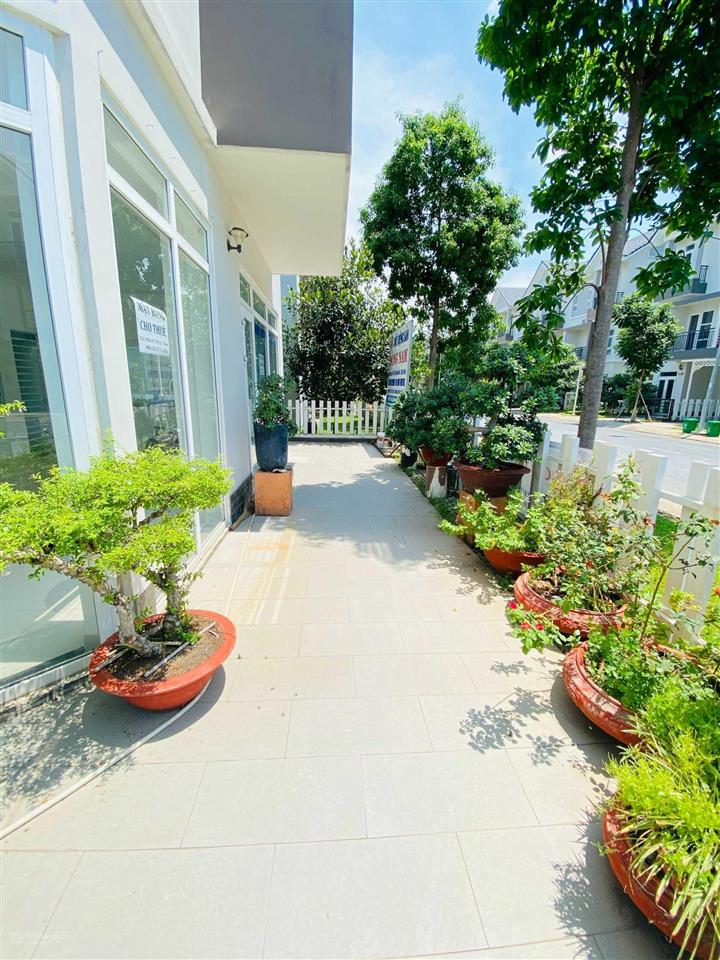 Nhà góc 2 mt park riverside gd2 150m2  1t 2 lầu an ninh 24/7  sổ hồng