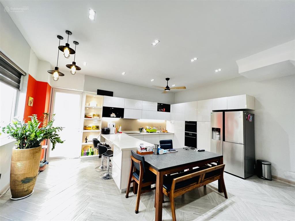 Giá ngộp melosa khang điền 115m2, có nội thất 10.8tỷ, sổ hồng, hướng mát, 2 mặt đường, an ninh