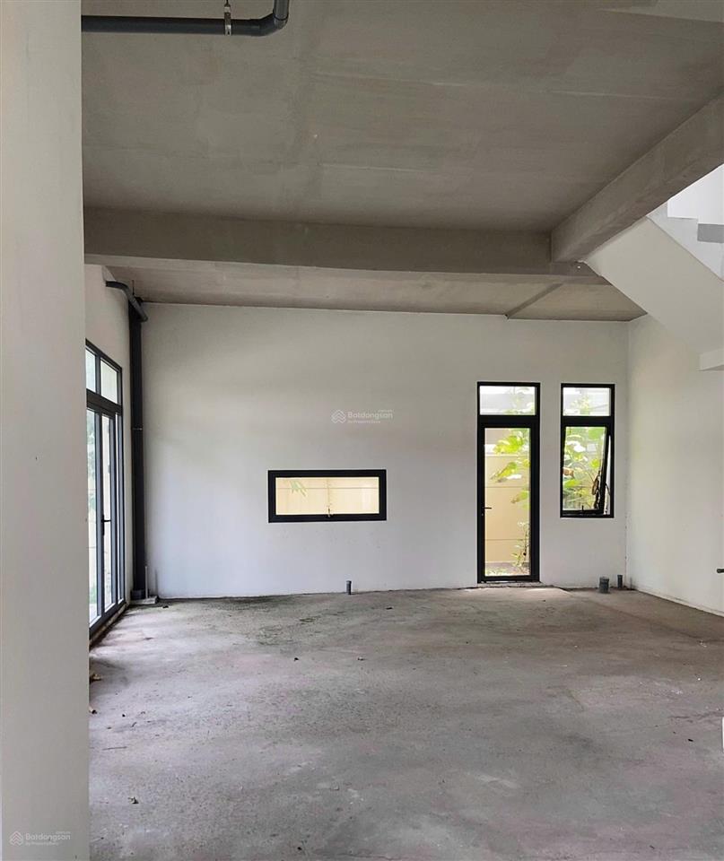 Giá tốt verosa park 196m² 2mt, đường lớn, sân vườn rộng, an ninh, sổ hồng