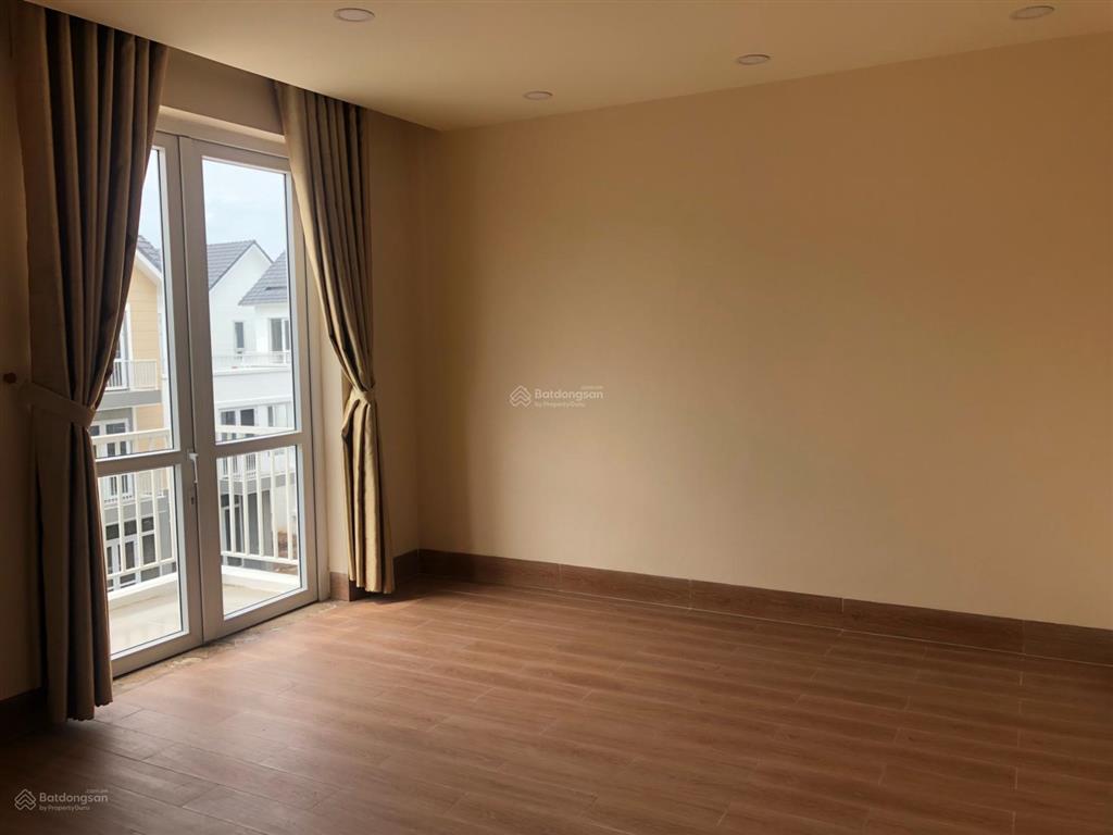 Nhà vườn giá tốt 110m², đầy đủ nội thất, sân vườn, sân để oto, sổ hồng