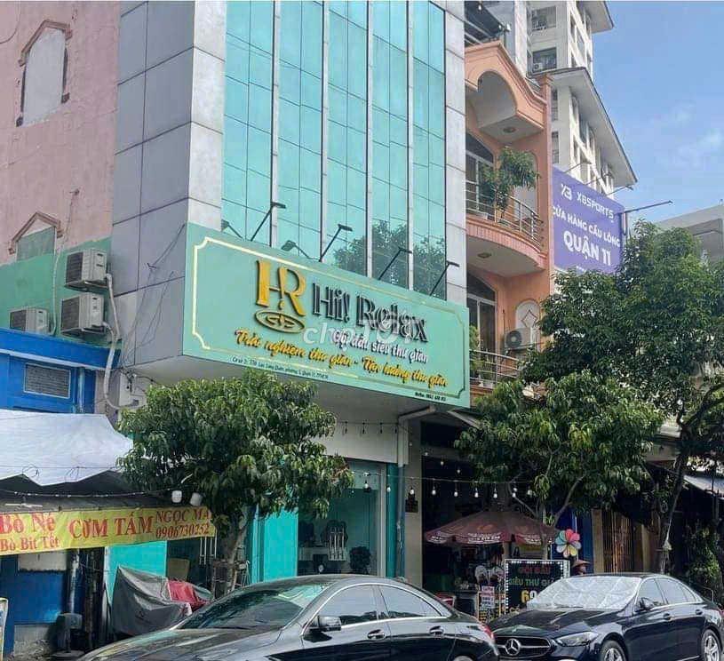 Bán nhà 338 Lạc Long Quân gần vòng xoay Đầm Sen. DT: 7 x 8m, 4 tầng. 