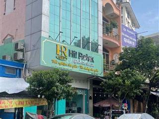 Bán nhà 338 Lạc Long Quân gần vòng xoay Đầm Sen. DT: 7 x 8m, 4 tầng. 