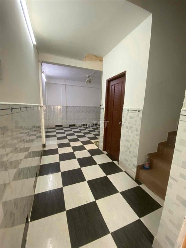 Cho thuê nhà nguyên căn đường số 3 Lữ Gia. DT: 4 x 20m, 2 tầng hẻm 8m.