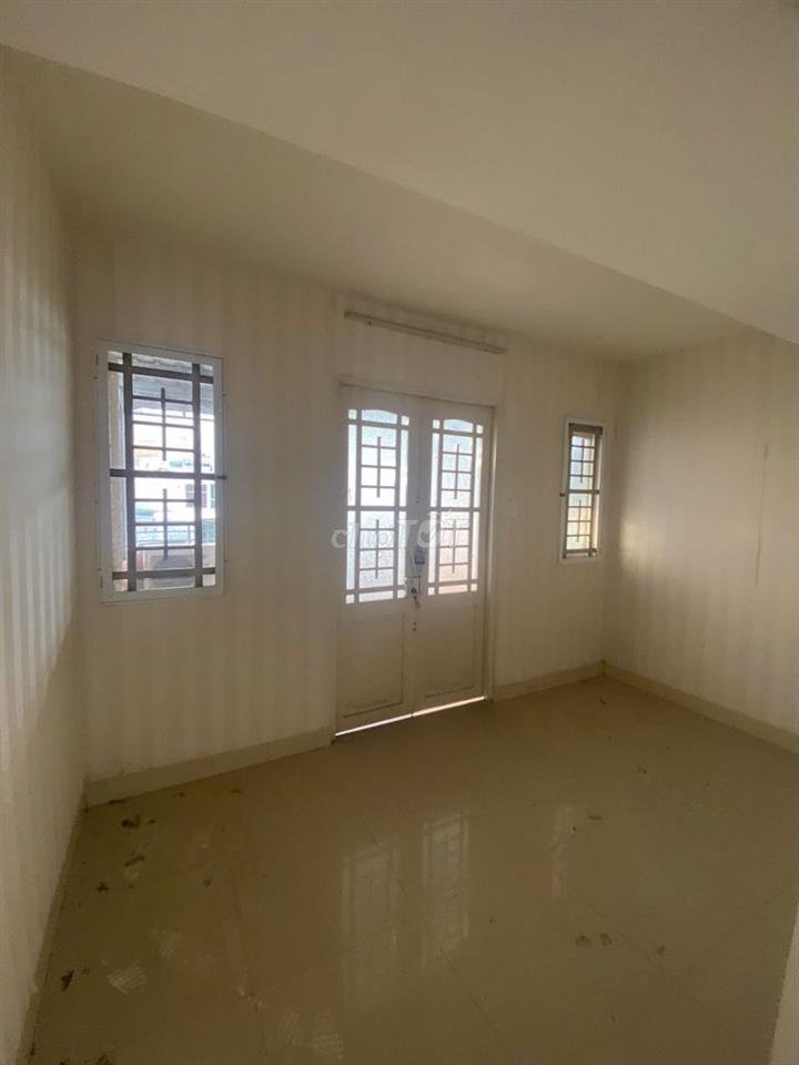 Cần cho thuê nguyên căn 43B Lạc Long Quân đường nội bộ 8m. Gần Âu Cơ