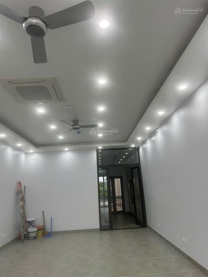 Cho thuê văn phòng 5 tầng mặt đường 33m tại di trạch hoài đức, giá chỉ 8 triệu/tháng