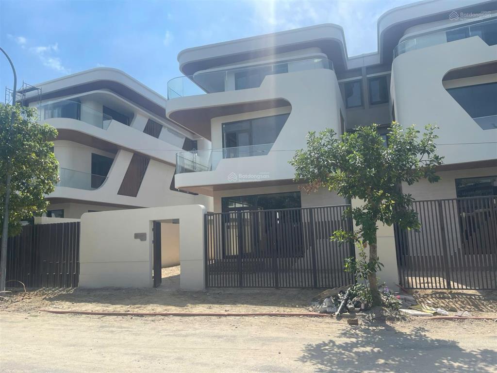Chính chủ  bán nhanh siêu phẩm biệt view công viên 300m2 không có sản phẩm thứ 2