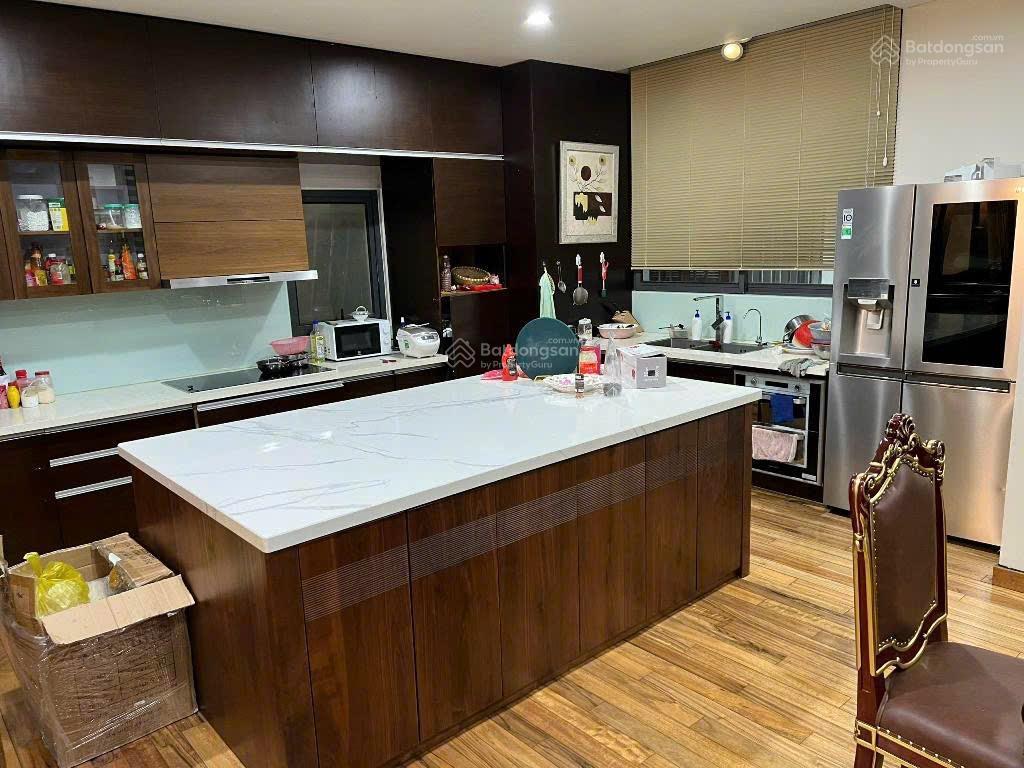 ( mặt tiền 14.5m ) bán nhà sát hồ tây. hiếm, vip, yên tĩnh. 165m2  giá 75 tỷ