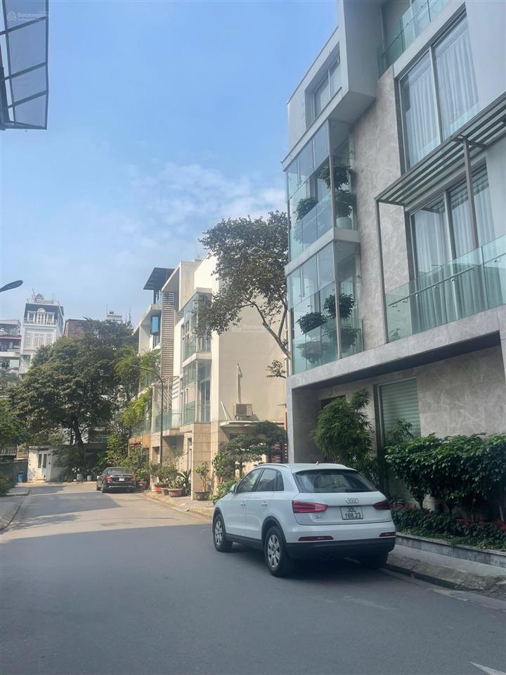 ( mặt tiền 14.5m ) bán nhà sát hồ tây. hiếm, vip, yên tĩnh. 165m2  giá 75 tỷ