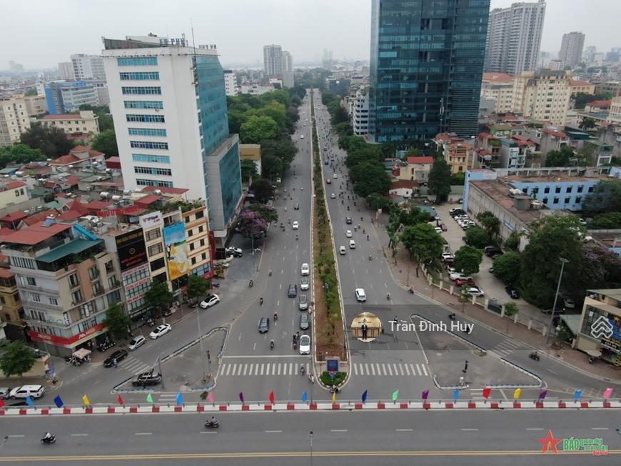Ngộp bank  bán nhà gấp. bán tòa nhà trục hoàng quốc việt 120m2 x 8 tầng. 56 tỷ