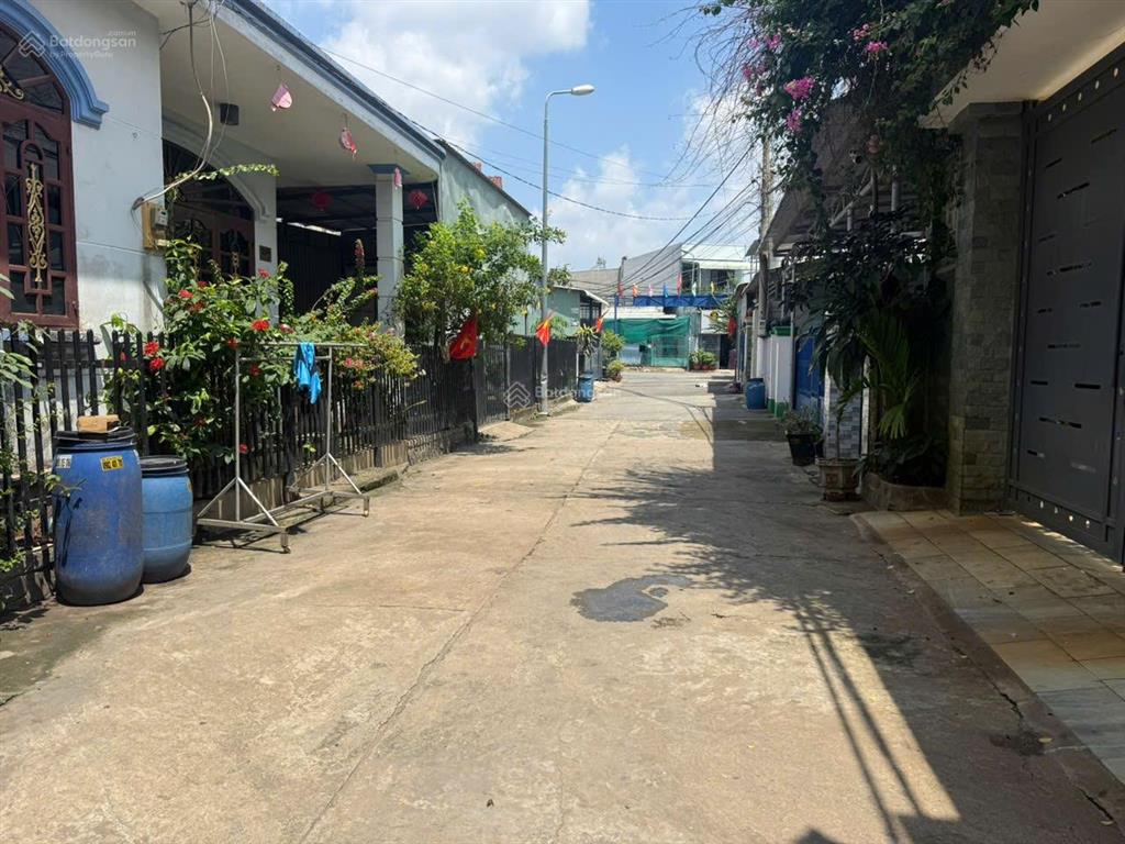 Bán gấp nhà đất 188m² phường đông hòa gần metro, gần làng đại học giá tốt chỉ 5.5 tỷ bớt lộc