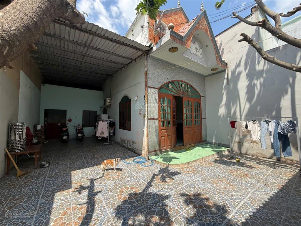 Bán gấp nhà đất 188m² phường đông hòa gần metro, gần làng đại học giá tốt chỉ 5.5 tỷ bớt lộc