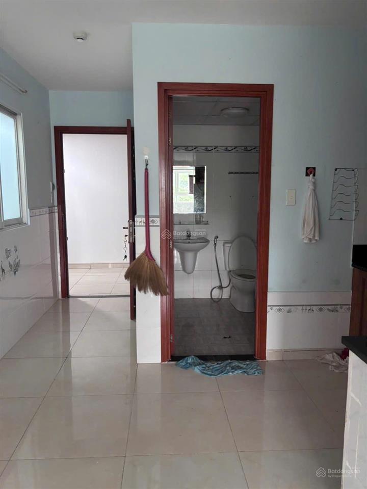 Em công ( cư dân ) bán căn hộ 71m2 2pn 2wc giá tốt nhất thời điểm hiện tại. căn hộ có ban công