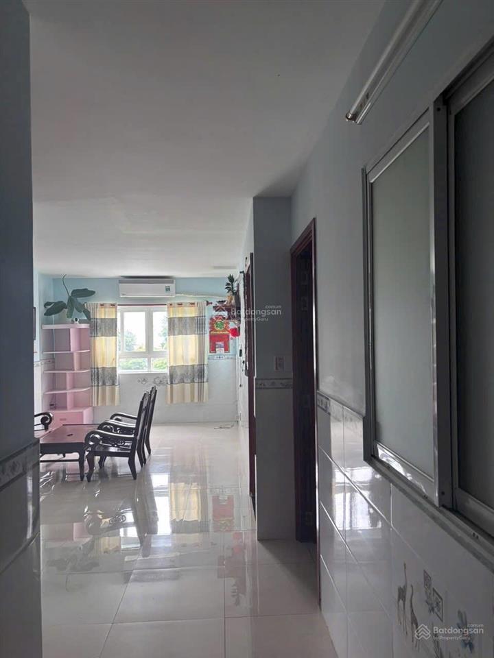 Em công ( cư dân ) bán căn hộ 71m2 2pn 2wc giá tốt nhất thời điểm hiện tại. căn hộ có ban công