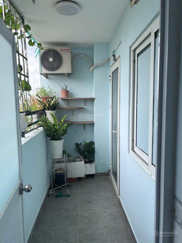Em công ( cư dân ) bán căn hộ 71m2 2pn 2wc giá tốt nhất thời điểm hiện tại. căn hộ có ban công