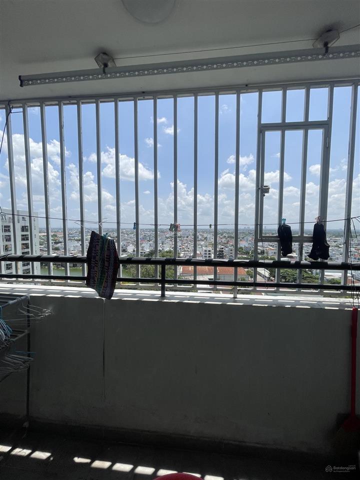 Bán căn 3pn 2wc 96m2 tầng cao view công viên c/c hiệp thành building đang làm sổ