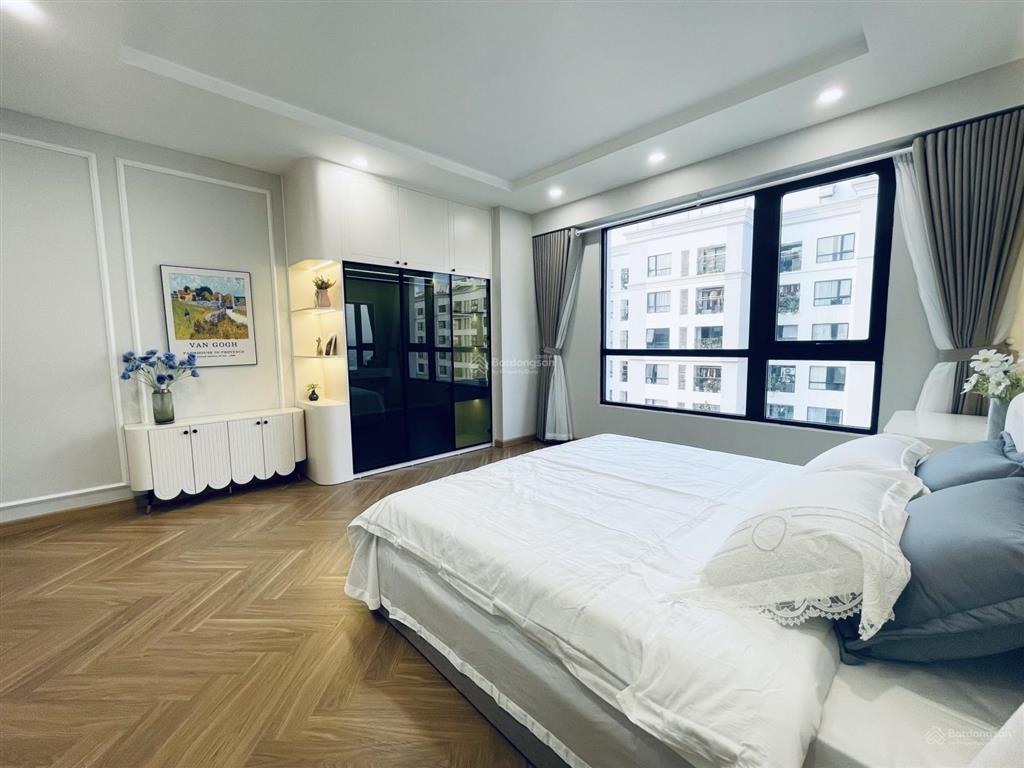 Cần cho thuê căn á hậu 2 phòng ngủ sáng đẹp times