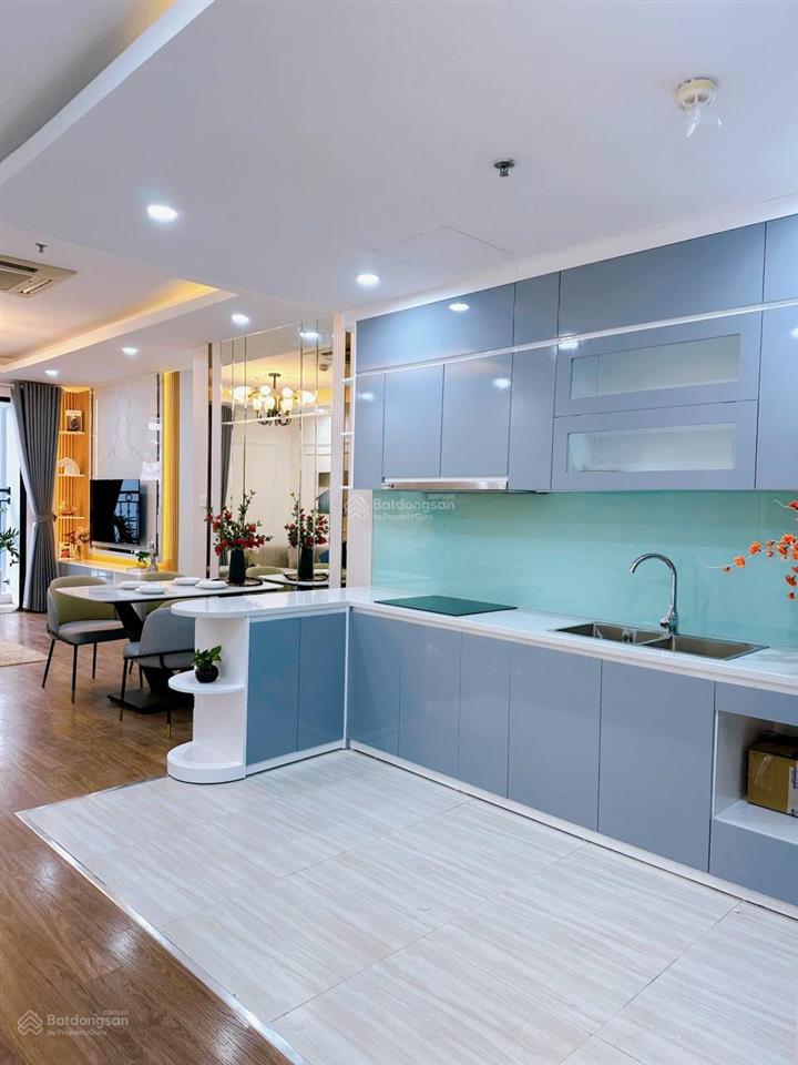 Cần cho thuê căn góc 3 phòng ngủ sáng thoáng, nội thất đầy đủ