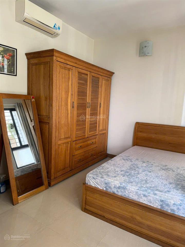 Căn góc 90 m2 có 2 pn, view sông nội thất cơ bản giá 10tr/tháng  0909 770 ***