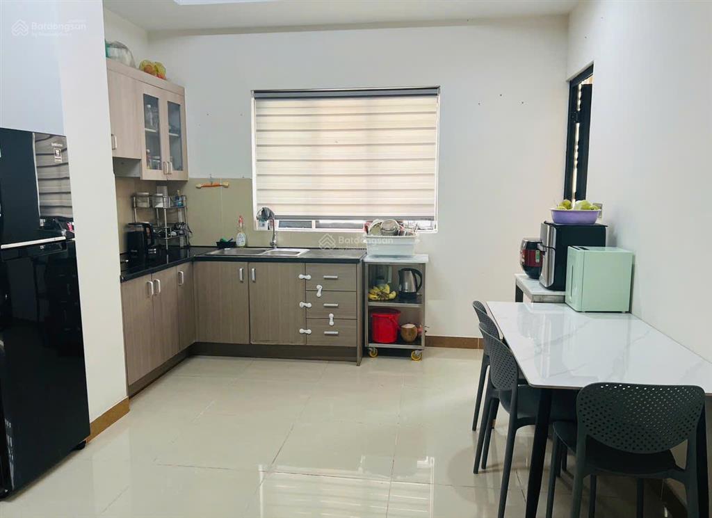 Căn góc 90 m2 có 2 pn, view sông nội thất cơ bản giá 10tr/tháng  0909 770 ***