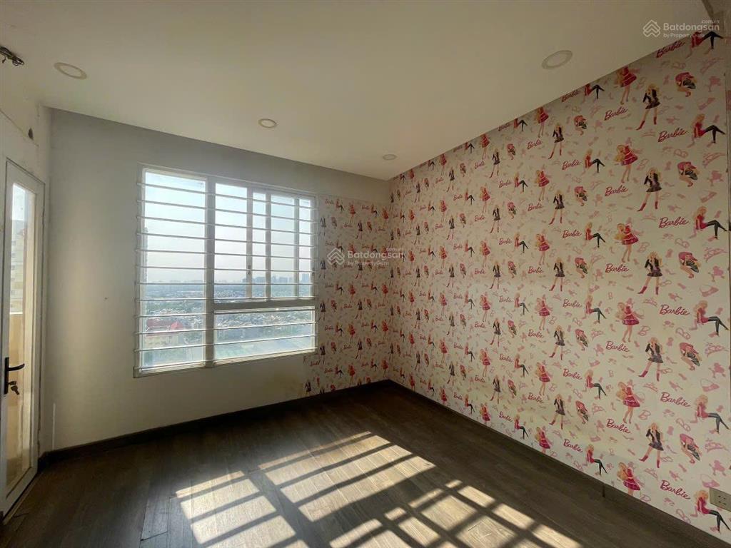 Căn hộ 85 m2 có 2 pn, 3 wc hướng nam, thoáng mát cần bán giá 3 tỷ  0909 770 ***