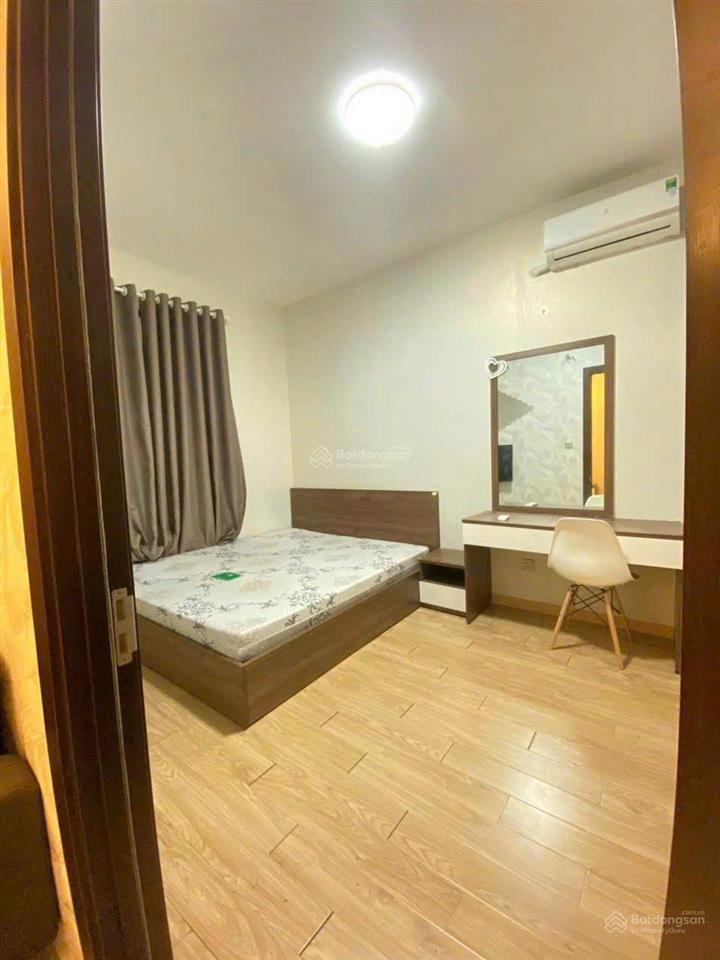 Căn hộ 3 phòng ngủ 97 m2 diện tích căn góc, giá 11 tr/tháng nhà nội thất dính tường. h 0909 770 ***