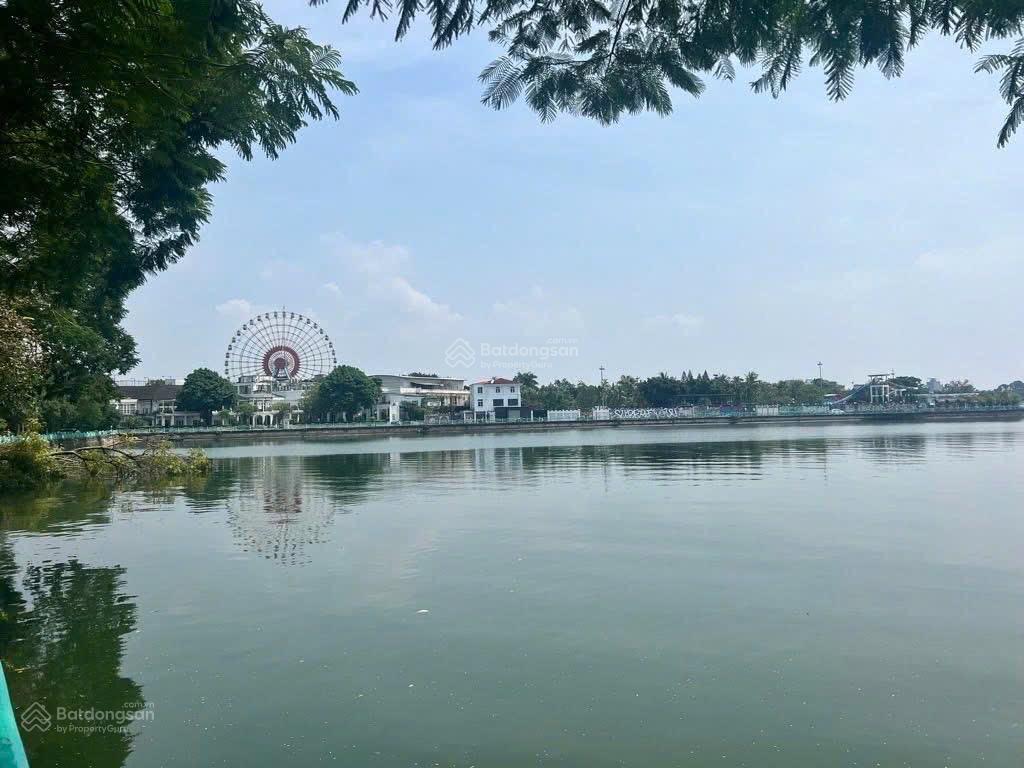 Cần bán gấp nhà phố nhật chiêu tây hồ 105m 5 tầng mt 8m lô góc oto vào nhà view hồ giá đầu tư