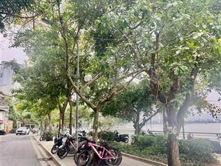 Cần bán gấp nhà phố nhật chiêu tây hồ 105m 5 tầng mt 8m lô góc oto vào nhà view hồ giá đầu tư