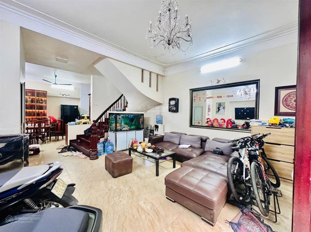 Cần bán gấp nhà phố nhật chiêu tây hồ 105m 5 tầng mt 8m lô góc oto vào nhà view hồ giá đầu tư