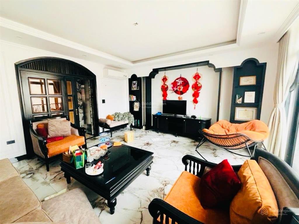 Bán gấp nhà phố thuỵ khuê văn cao tây hồ 7 tầng mt 5.4m nhỉnh 18 tỷ oto vào nhà  0972 472 ***