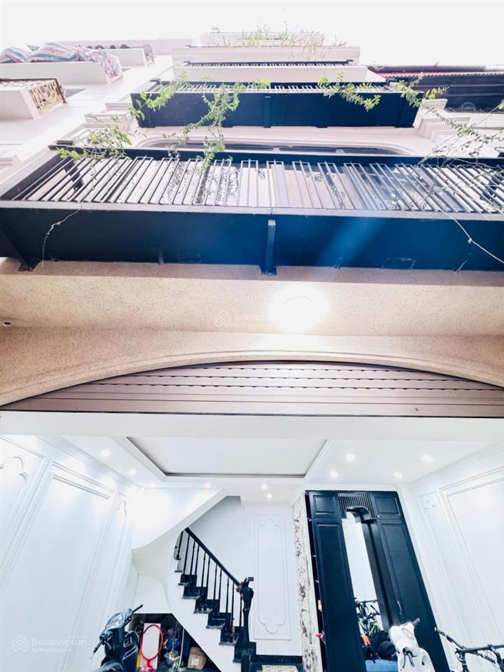 Bán gấp nhà phố thuỵ khuê văn cao tây hồ 7 tầng mt 5.4m nhỉnh 18 tỷ oto vào nhà  0972 472 ***