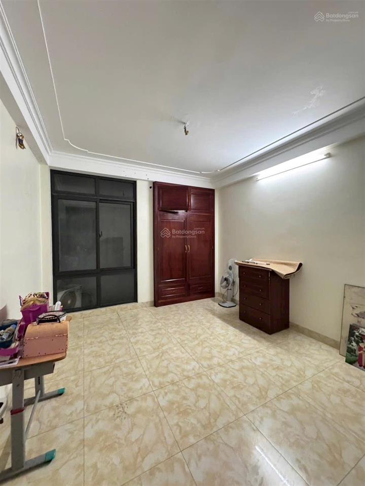 Nhật chiêu duy nhất 1 nhà bán 3 bước ra hồ tây ô tô 5m  diện tích 60m2 5 tầng sát phố ở luôn