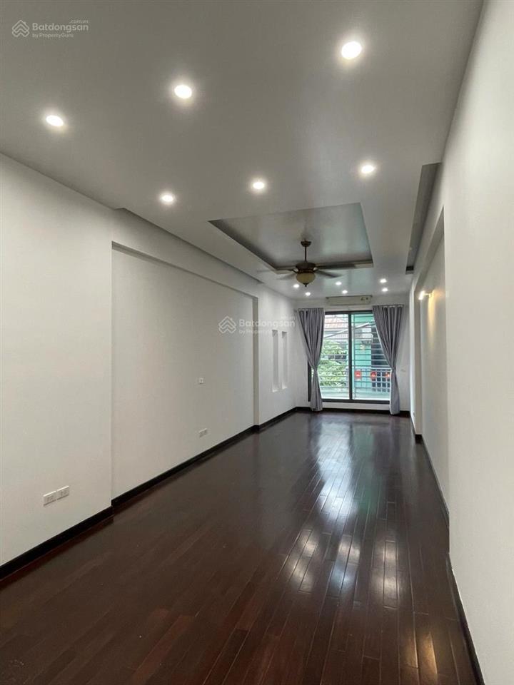 Bán nhà lạc long quân nhật chiêu tây hồ cách hồ 20m2 nhà 5 tầng 3 ngủ ở luôn oto sát nhà view hồ