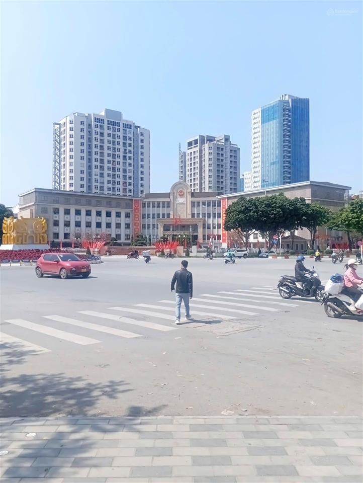 Bán nhà lạc long quân nhật chiêu tây hồ cách hồ 20m2 nhà 5 tầng 3 ngủ ở luôn oto sát nhà view hồ