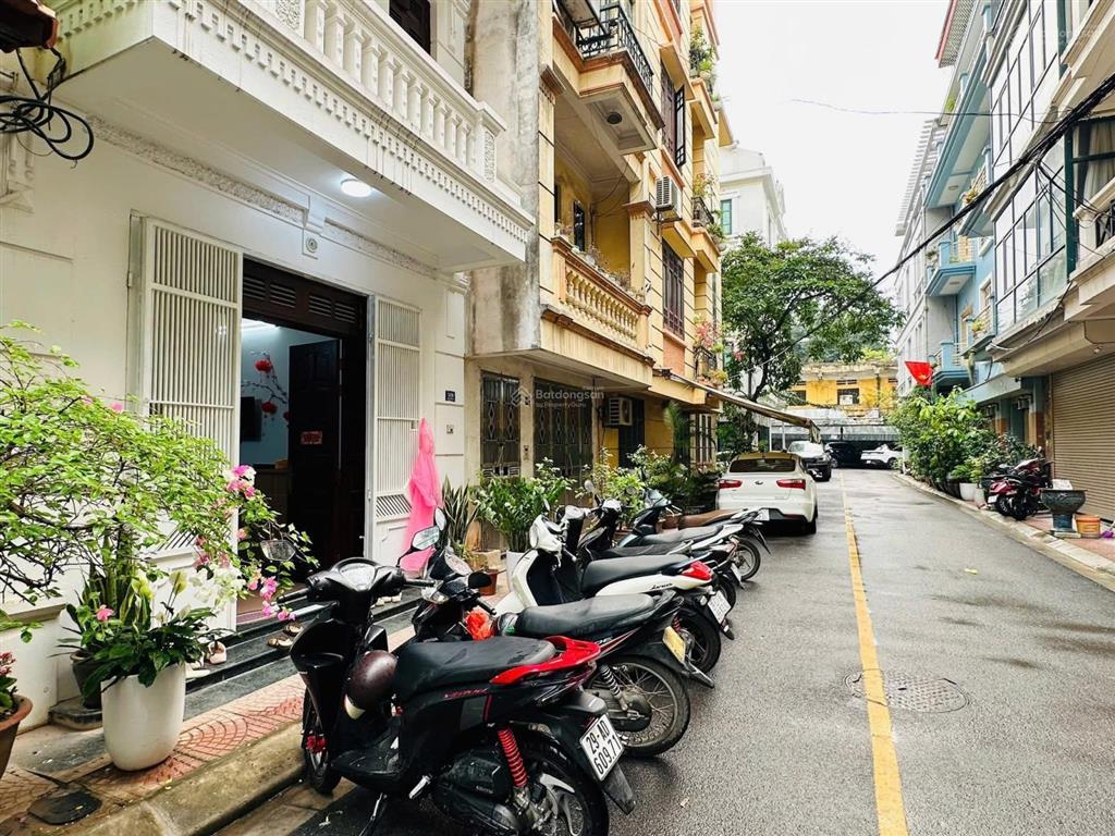 Bán nhà phân lô đống đa giáp ba đình hoàn kiếm ô tô tránh vỉa hè 70m nhỉnh 28 tỷ  0972 472 ***