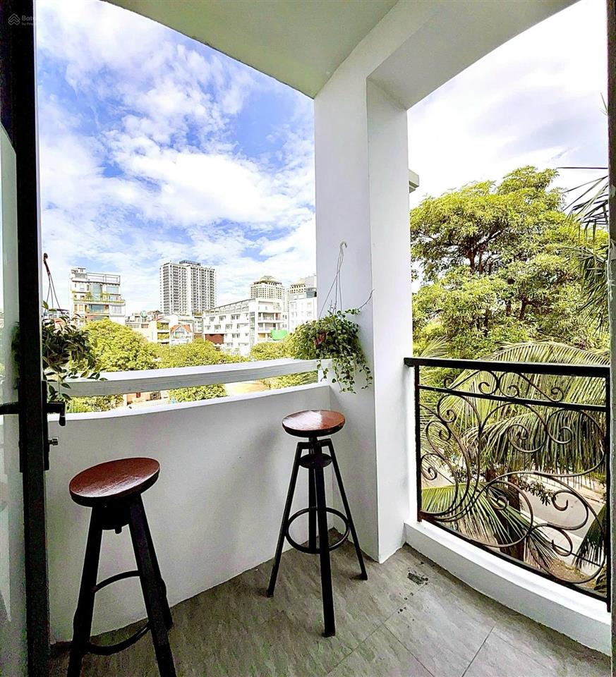 Bán nhà phố từ hoa yên hoa tây hồ 70m2  8t thang máy giá hơn 39 tỷ có thương lượng