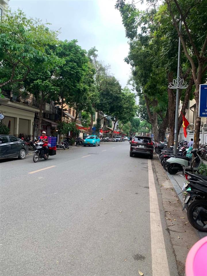 Bán gấp nhà sát phố trúc bạch ba đình sát hồ tây 35m 5 tầng mt 5m nhỉnh 11 tỷ sát oto gần hồ