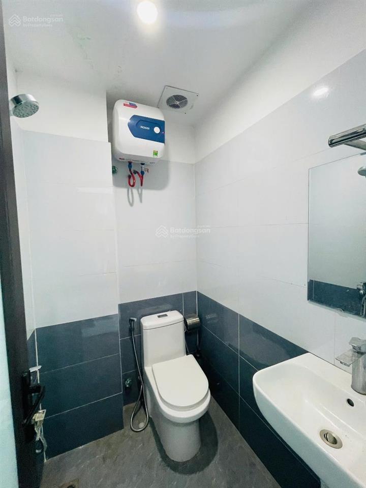 Bán toà ccmn 47m2 6 tầng thang máy 9phòng full đồ 9,95 tỷ