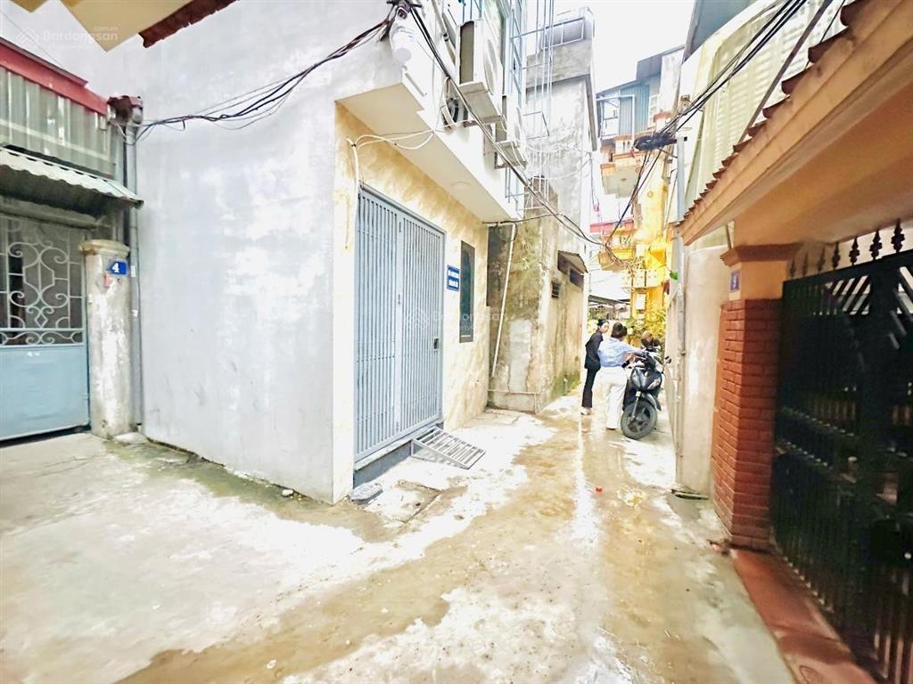 Bán toà ccmn 47m2 6 tầng thang máy 9phòng full đồ 9,95 tỷ