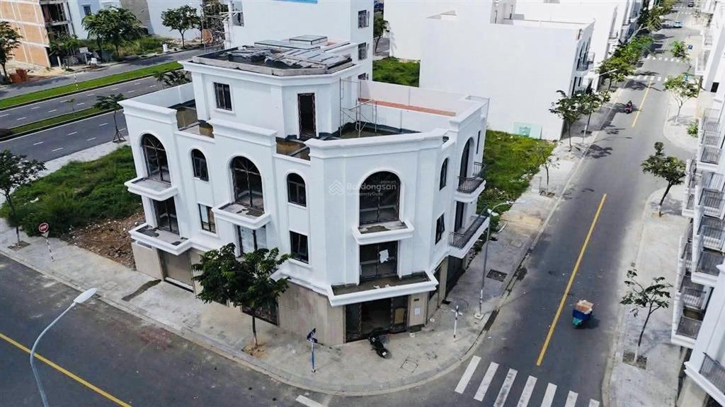 Bán nhà phố cam kết lợi nhuận có hỗ trợ vay ngân hàng tại kđt vcn phước long.  0908 208 ***