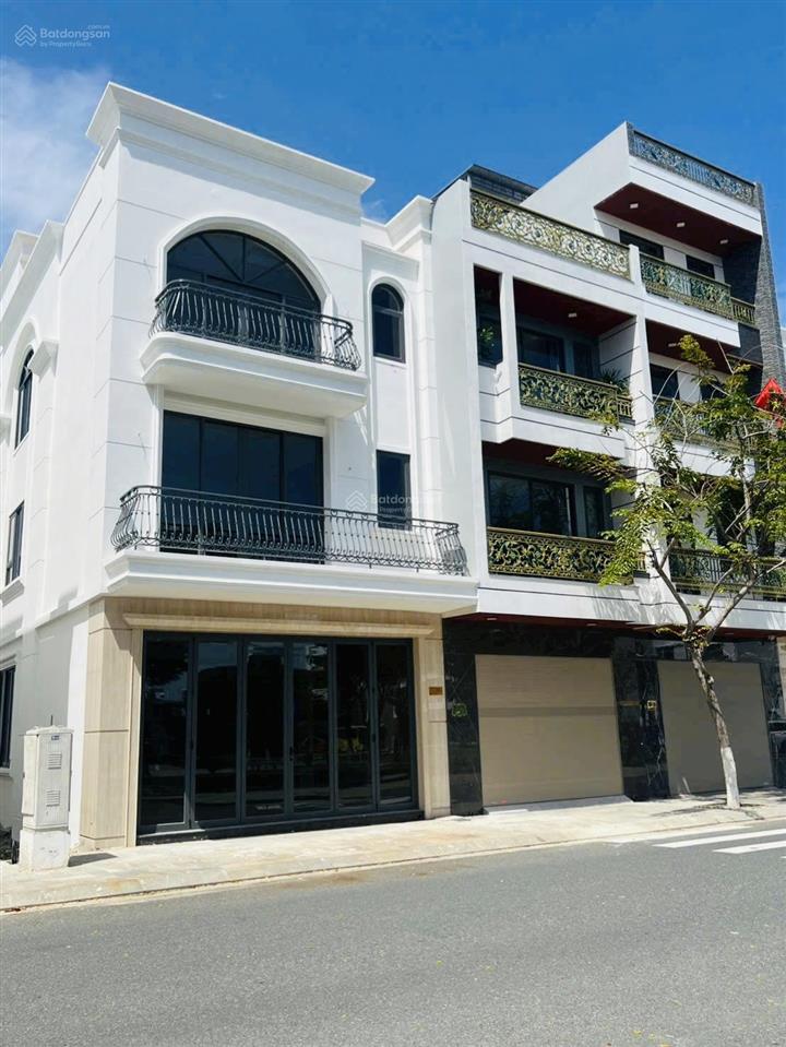 Bán nhà phố cam kết lợi nhuận có hỗ trợ vay ngân hàng tại kđt vcn phước long.  0908 208 ***