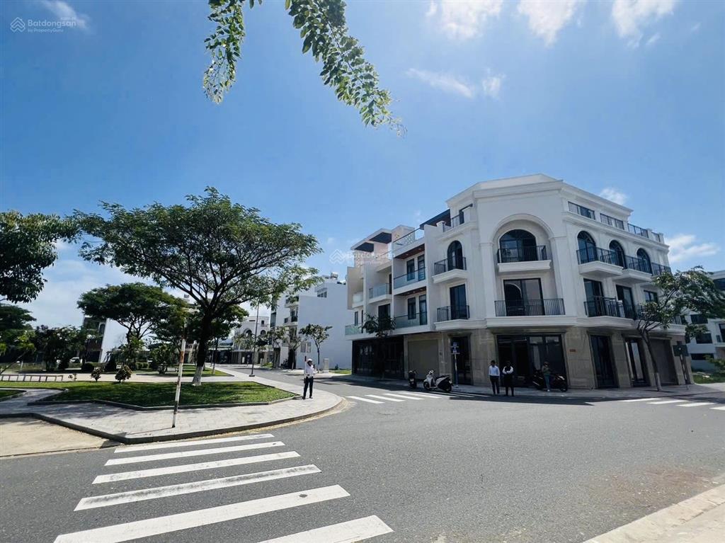 Bán nhà phố cam kết lợi nhuận có hỗ trợ vay ngân hàng tại kđt vcn phước long.  0908 208 ***