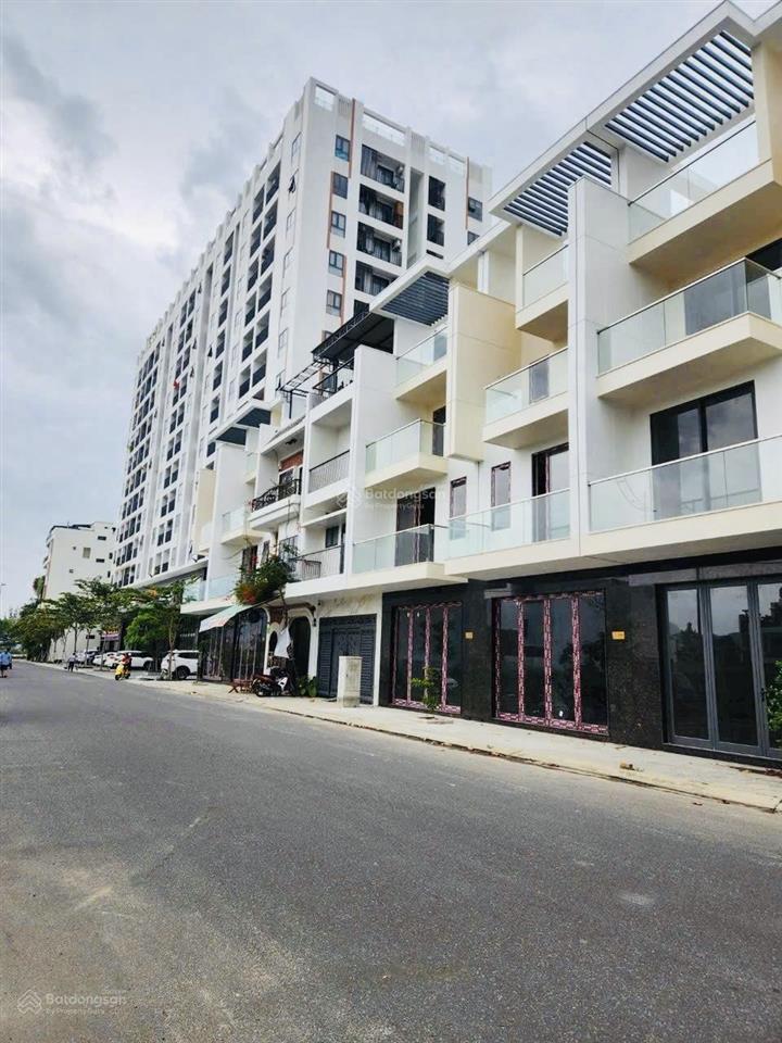 Bán nhà phố cam kết lợi nhuận có hỗ trợ vay ngân hàng tại kđt vcn phước long.  0908 208 ***