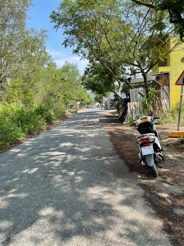 Bán lô đất đường 13m trong khu tđc đất lành đường thông ra trường học  0908 208 ***