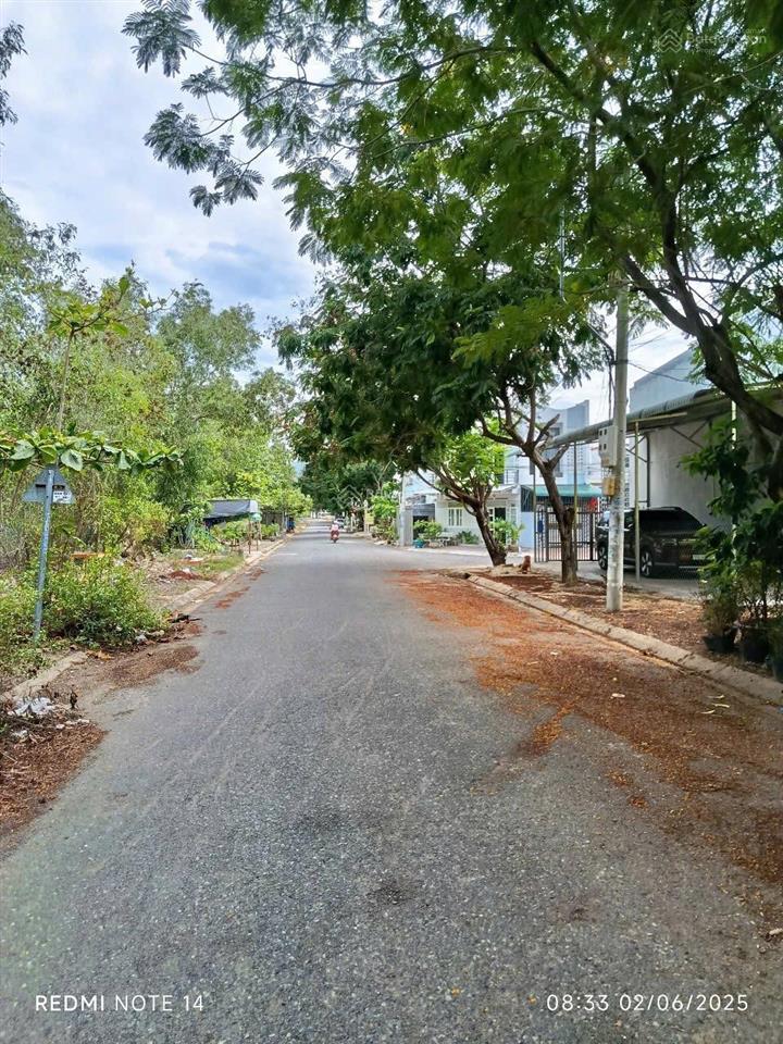 Bán lô đất đường 13m trong khu tđc đất lành đường thông ra trường học  0908 208 ***