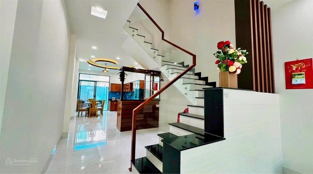 Bán nhà 3 tầng đầy đủ nội thất đường số 10 kđt hà quang 2  0908 208 ***