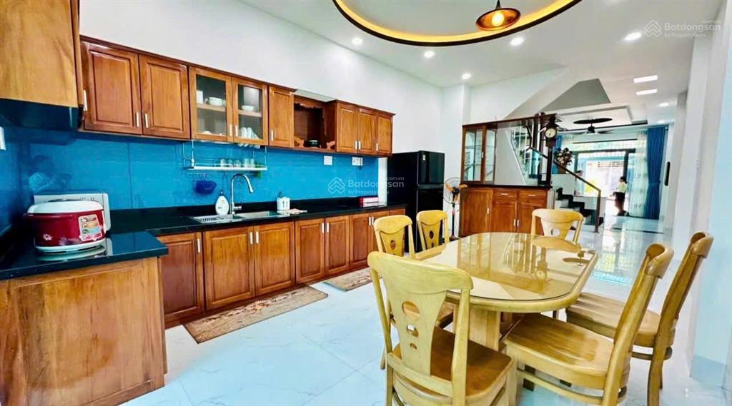 Bán nhà 3 tầng đầy đủ nội thất đường số 10 kđt hà quang 2  0908 208 ***