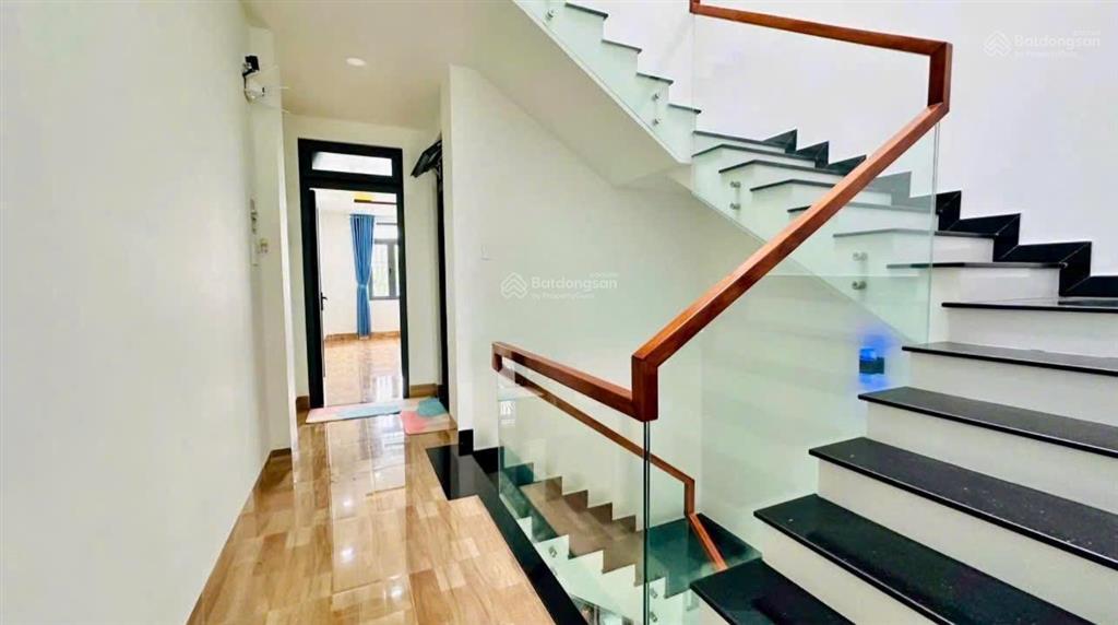 Bán nhà 3 tầng đầy đủ nội thất đường số 10 kđt hà quang 2  0908 208 ***